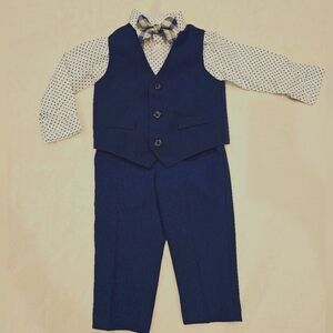 Van Heusen Baby boys 4-piece formal set. 18 Month like new